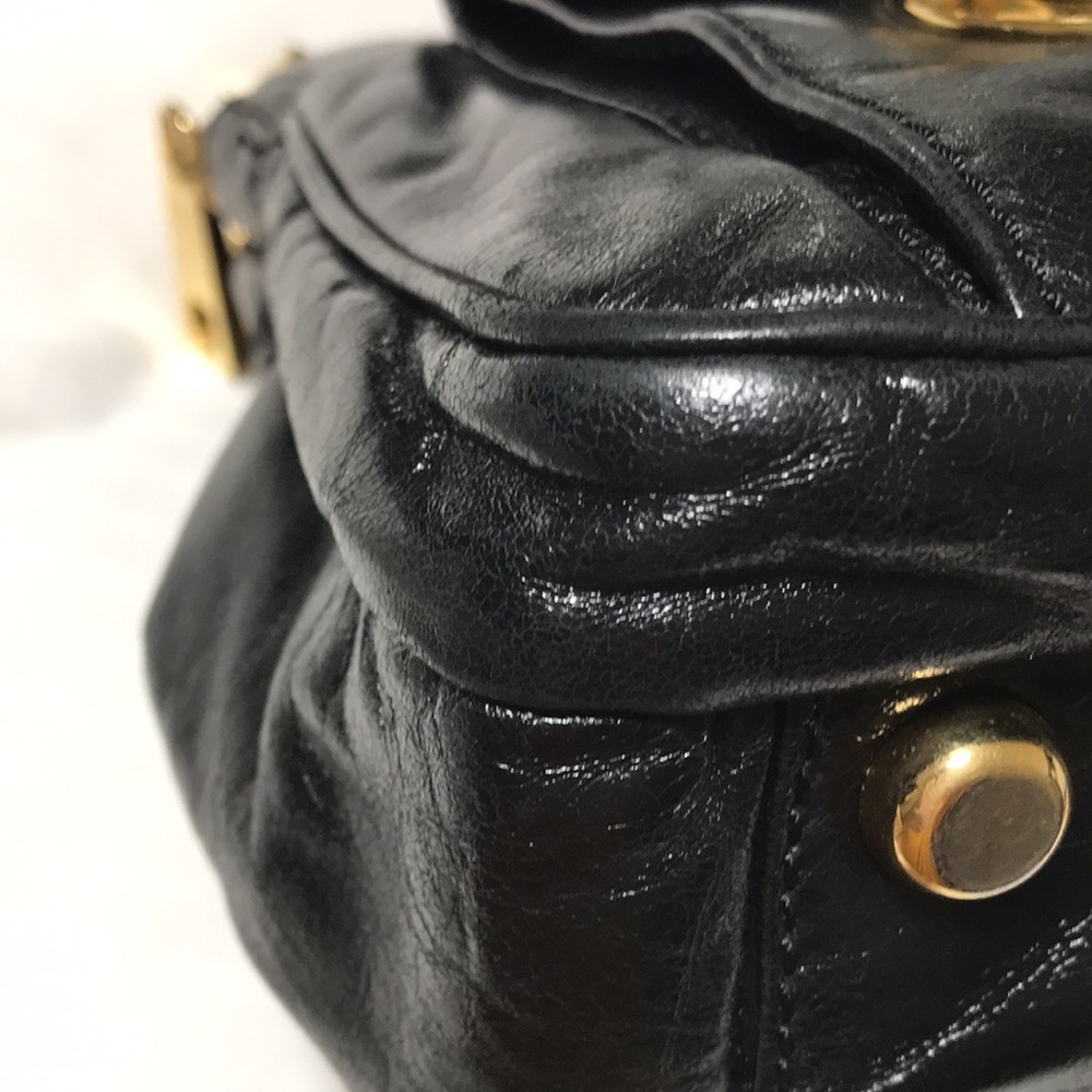 Marc Jacobs triple compartment satchel with double lock and gold tone hardware. - Picture 6 of 16